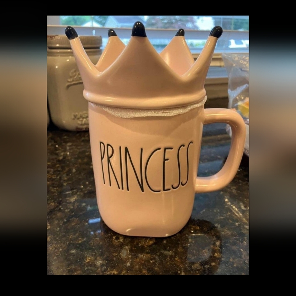 Rae Dunn  mug